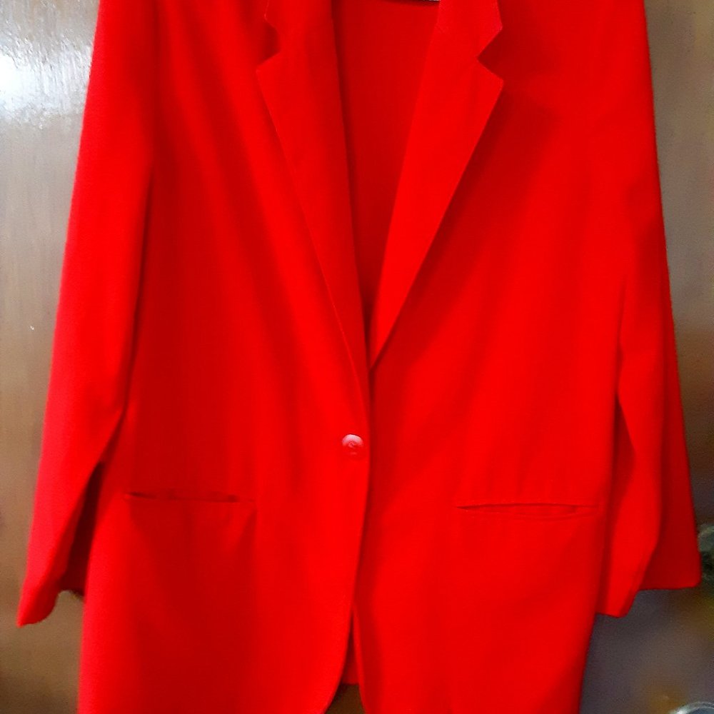 BEAUTIFUL RED BLAZER